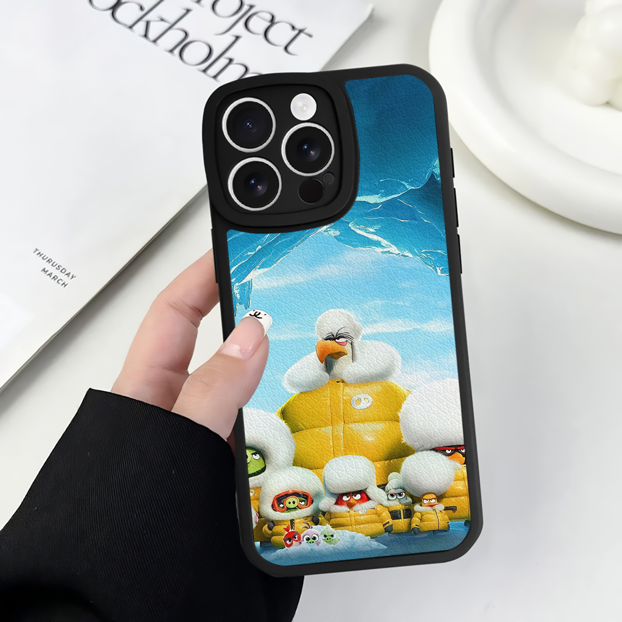 （画像用） Angry Birds アングリーバード 【iPhone 16シリーズ対応】シリコンスマホケース（レザー調） 材質：シリコン